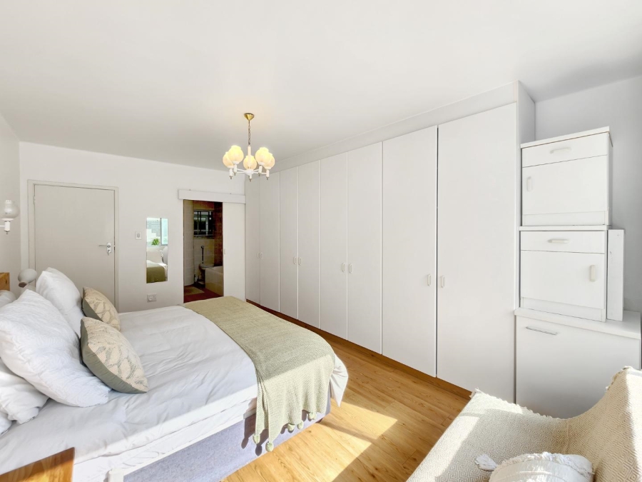 To Let 1 Bedroom Property for Rent in Sea Point Western Cape